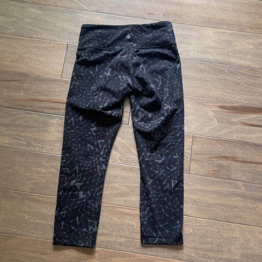 Lululemon cropped